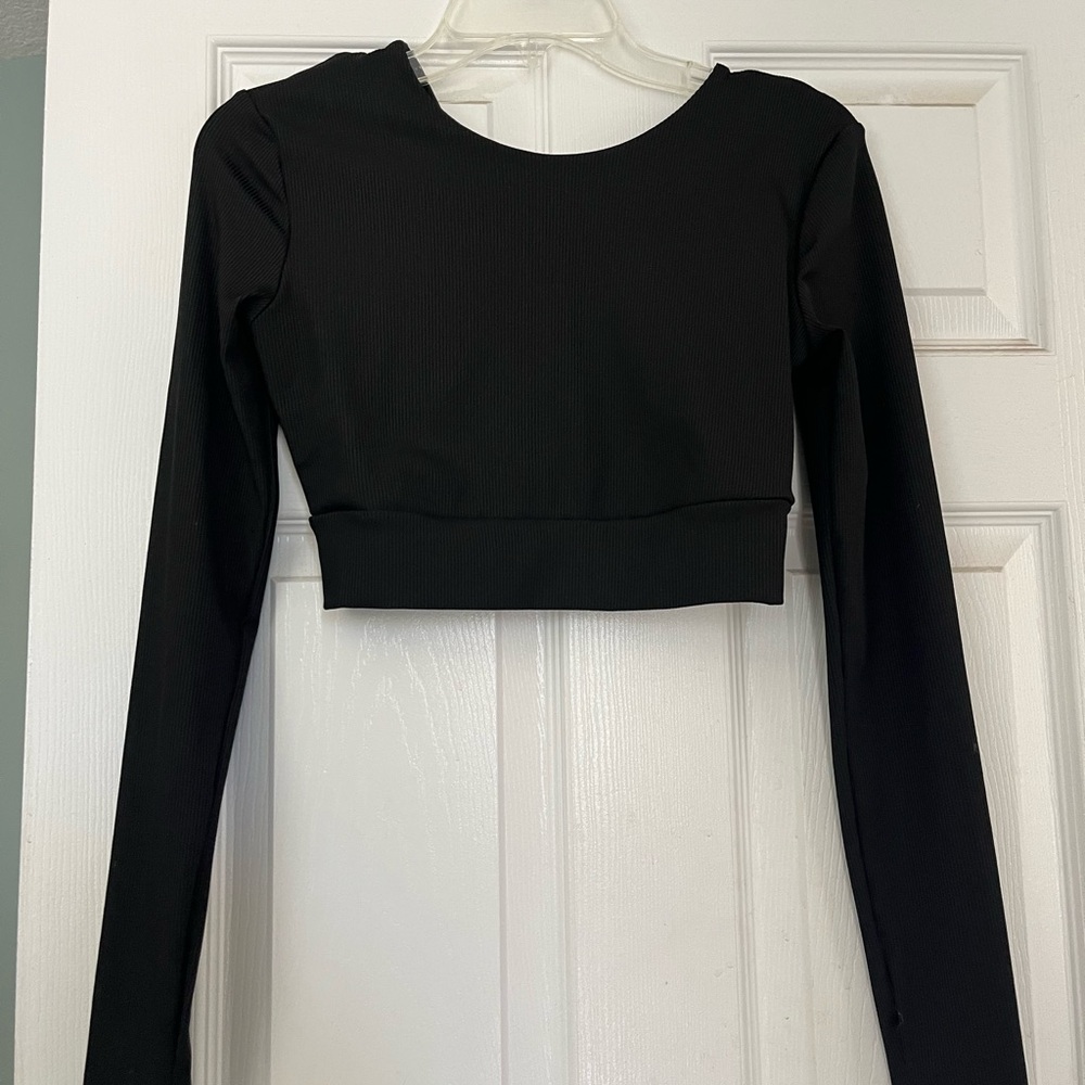 Black Long Sleeve Crop Top